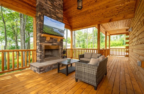 McHenry House | 317 m² House ∙ 5 bedrooms ∙ 14 guests