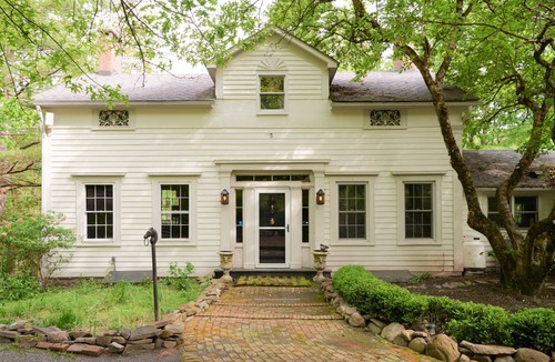 Pine Bush House | 325 m² House ∙ 4 bedrooms ∙ 7 guests
