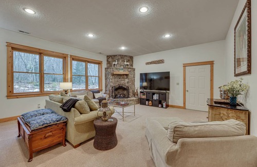 Snowshoe House | 325 m² House ∙ 5 bedrooms ∙ 15 guests