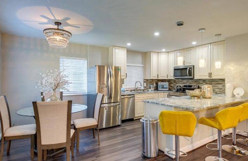 Silver Spring House | 335 m² House ∙ 4 bedrooms ∙ 6 guests