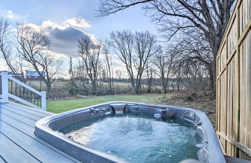 Lovettsville House | 339 m² House ∙ 4 bedrooms ∙ 10 guests