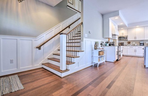 Lovettsville House | 339 m² House ∙ 4 bedrooms ∙ 10 guests