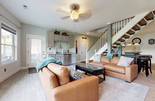 Maynardville House | 340 m² House ∙ 4 bedrooms ∙ 8 guests