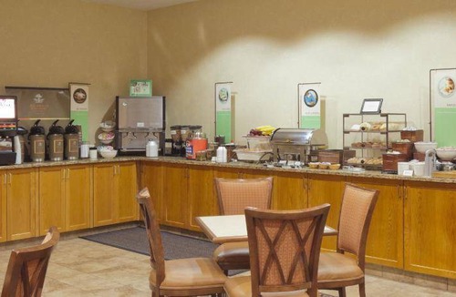 Cuyahoga Falls Hotel | 36 m² Hotel ∙ 127 guests