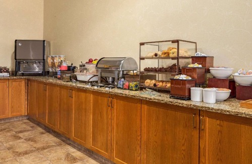 Cuyahoga Falls Hotel | 36 m² Hotel ∙ 127 guests