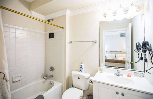 Fairland House | 372) Luxurious 3BR Home!