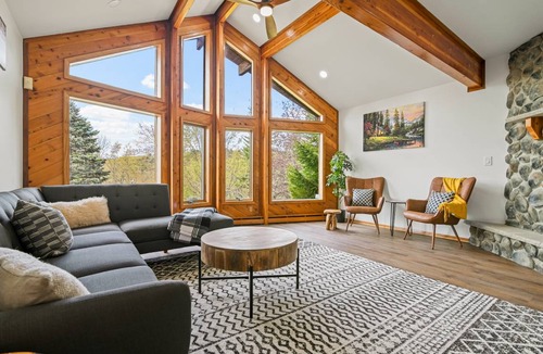 East Stroudsburg House | 372 m² House ∙ 4 bedrooms ∙ 8 guests
