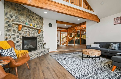 East Stroudsburg House | 372 m² House ∙ 4 bedrooms ∙ 8 guests