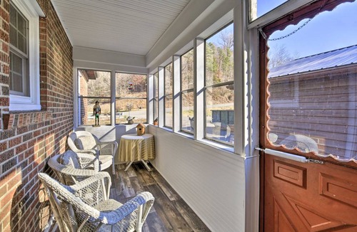 East Point House | 380 m² House ∙ 3 bedrooms ∙ 8 guests