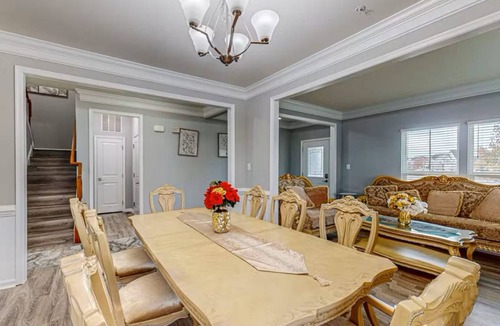 Waldorf House | 399 m² House ∙ 5 bedrooms ∙ 1 guest