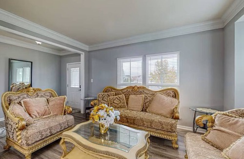 Waldorf House | 399 m² House ∙ 5 bedrooms ∙ 1 guest