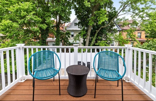 Mount Washington House | 3Bed 3.5Bath 1880SqFt, 85”TV, Fenced Yard, WD, Pets OK, FIOS