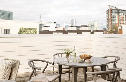 Edgehill House | 3BR 3 BA WALK to Downtown, Gulch, Music Row,Edgehill,rooftop deck with DT views!