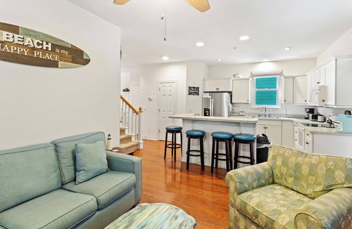 Bermuda Bay House | 3BR Family Townhouse w/Pool, Games & Dog-Friendly Patio