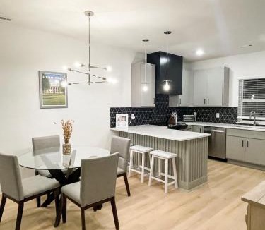 Donelson House | 3br Game Room Sleeps 10 Near Opry & Broadway