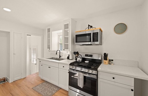 Euclid Apartment | 3BR Home Bright & Open In Euclid Near Cleveland!