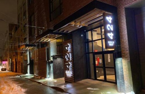 North Oakland Apartment | 3E-*Renovated* 5 min to UPMC Shadyside, sleeps 6