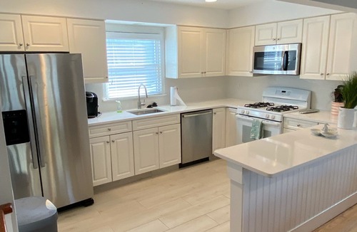 Beach Haven House | 4 BDRM with pool, beach block Steps to beach, walk to Bay village,Fantasy Island