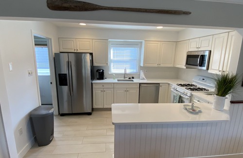 Beach Haven House | 4 BDRM with pool, beach block Steps to beach, walk to Bay village,Fantasy Island