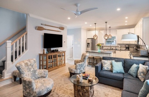 West Cape May House | 4 bed 3.5 bath close to the Beach w/heatable pool