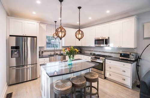 West Cape May House | 4 bed 3.5 bath close to the Beach w/heatable pool