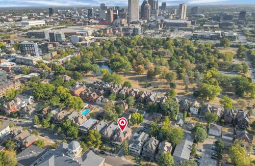 Victorian Village House | 4 Bed Townhome near Goodale Park