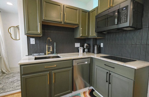 Ohio City House | 4-bedroom 2-Bathroom Double Apartment Oasis in Ohio City, Big Deck