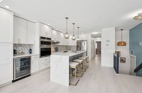 North Wildwood Condo | 4 bedroom 3 bath condo