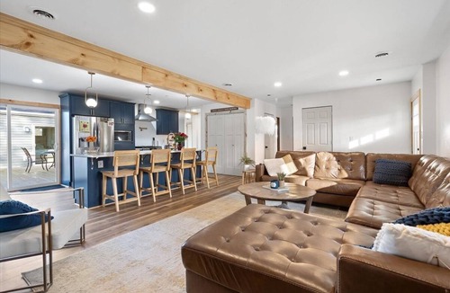 Bakerstown House | 4 bedroom 3 bathroom house with spacious deck and 1 acre
