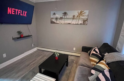 Weequahic Apartment | 4-bedroom apartment near Airport