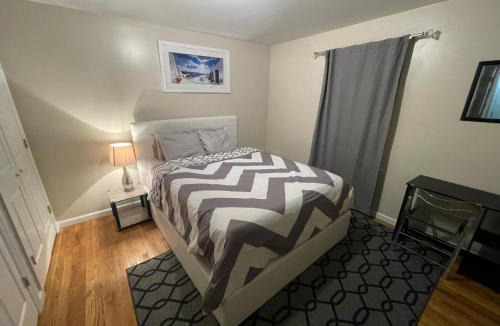 Newark Apartment | 4 bedroom apt in Newark