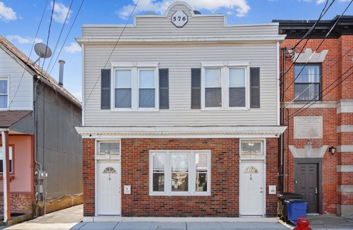 Orange House | 4 Bedrooms with easy access to NYC , Newark and The American Dream Mall .Parking