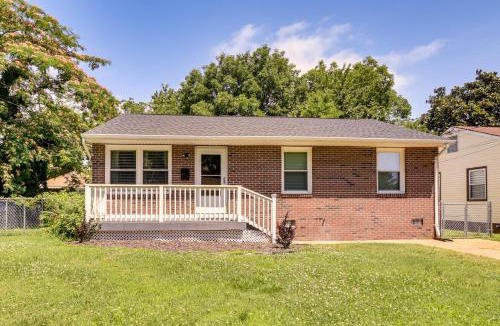 Newport News House | 4 Mi to Hampton Coliseum Home with Yard!