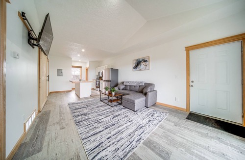 Erie Condo | 4 Mi to Lake Erie Access: Condo on the Greens