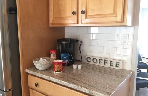 North Cape May House | 4 SHORT BLOCKS TO THE BEACH! Beautiful sunny home - deck & covered patio