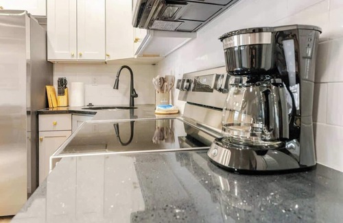 West Poplar Apartment | 4. Showa Era Charm In Historic Fishtown