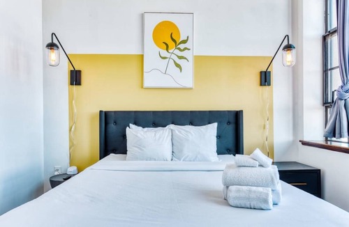 West Poplar Apartment | 40 m² Apartment ∙ 1 bedroom ∙ 2 guests