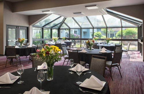 Red Bank - Tinton Falls Hotel | 45 m² Hotel ∙ 127 guests