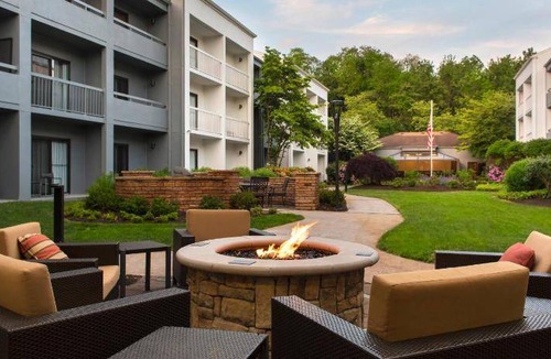 Red Bank - Tinton Falls Hotel | 45 m² Hotel ∙ 127 guests