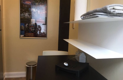 West New York Apartment | 4901 #4 · Trendy NYC Beautiful 1 Bed/Flat 20 Min to NYC