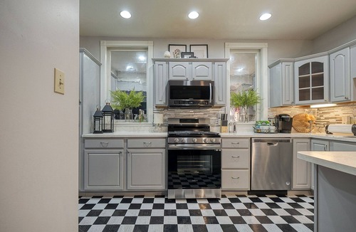 Emsworth House | 4bd Modern Victoria: 20 mins to Pittsburgh Airport