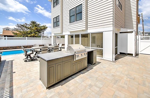 South Beach Haven House | 5 Bdrms - 3 1/2 Baths - Sleeps 16
