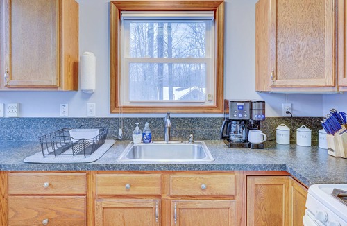 Thornhurst Ski Chalet | 5 BedRm w/ King Bed, Game Room, Fire Pit & Hot Tub