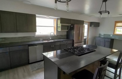 Bentleyville House | 5-bedroom house on open lot in Bentleyville with spacious kitchen and LR.