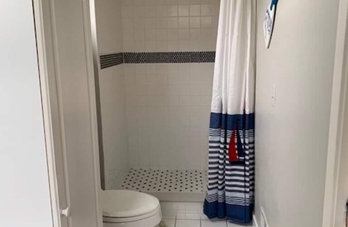 Loveladies House | 5 BR, 3rd from the ocean