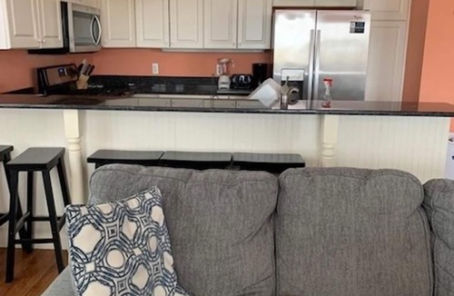Loveladies House | 5 BR, 3rd from the ocean