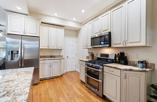Point Breeze House | 5 King Bed Family Home - Frick Park - Bakery Square