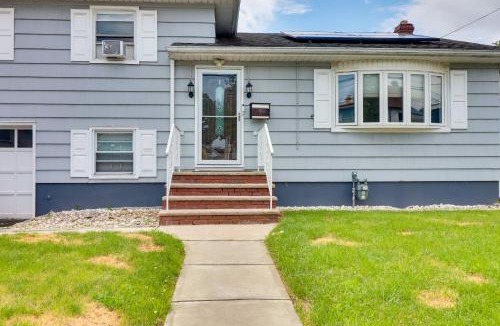 Hillside House | 5 Mi to Dtwn Newark Hillside Vacation Rental