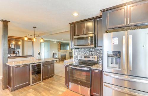 Port Clinton House | 5 Mi to Lake Port Clinton Home with Gazebo and Grill!