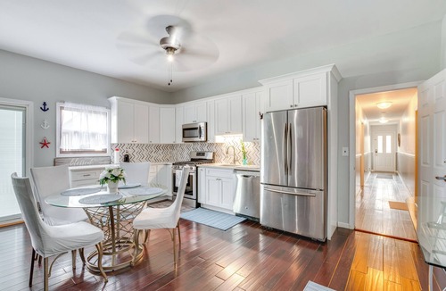 South River Apartment | 5 Mi to Rutgers University: New Jersey Guest Suite